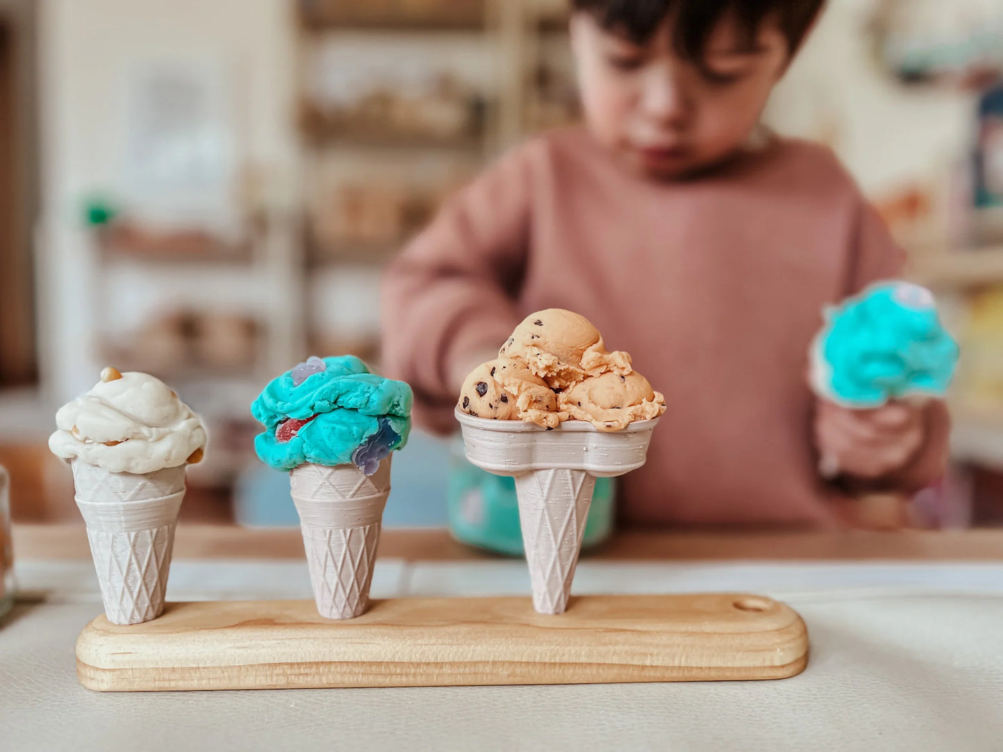 Wooden Ice Cream Stand 4-Hole